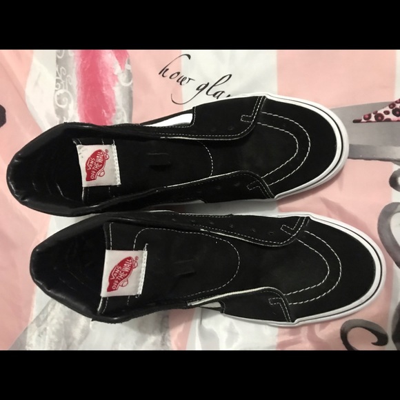 Vans off the Wall Shoes - Picture 1 of 5